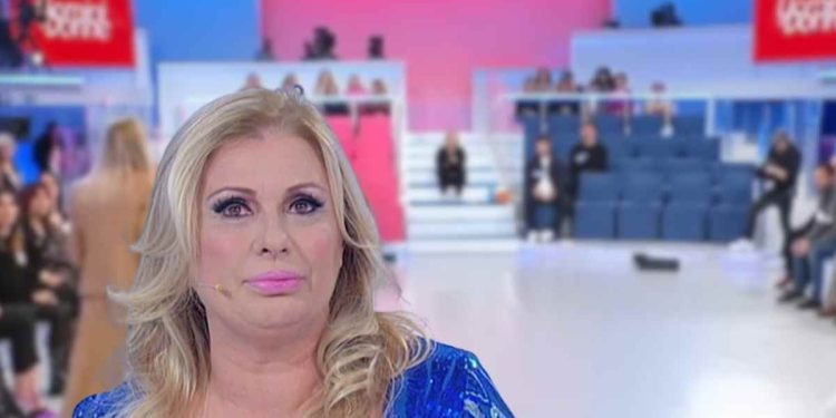 titolo studio tina cipollari