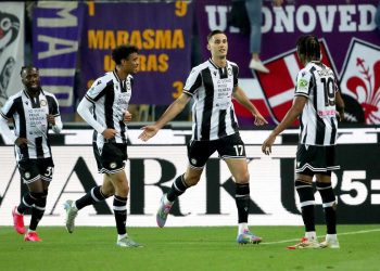 Lucca esulta coi compagni del'Udinese dopo un gol (Foto Ansa)