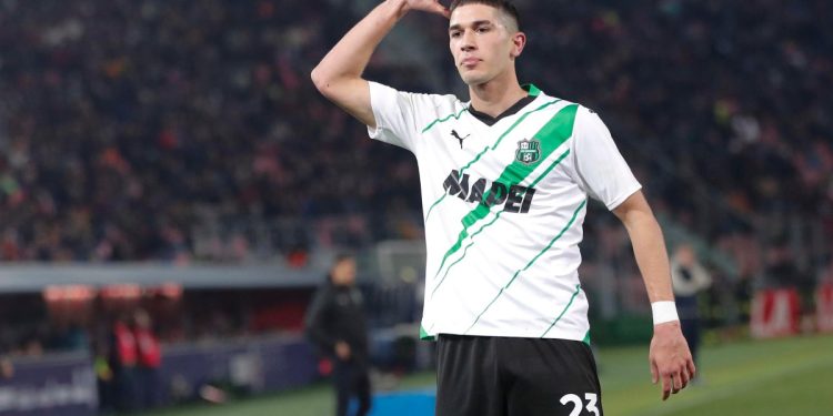 Cristian Volpato esulta dopo un gol segnato col Sassuolo (Foto Ansa)