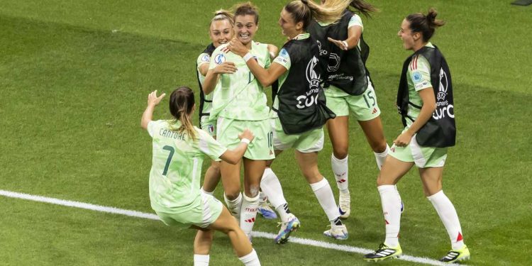 Cristiana Girelli dopo il gol decisivo per l'Italia donne contro la Norvegia (Foto ANSA)
