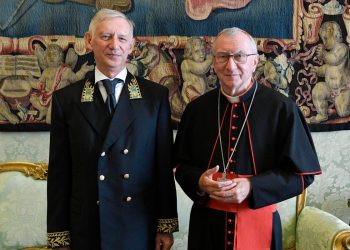 L'ambasciatore russo Ivan Soltanovsky e il cardinale Pietro Parolin