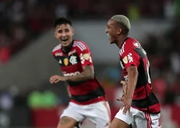 Wesley del Flamengo esulta dopo il gol segnato al Racing in Copa Libertadores (Foto Ansa)