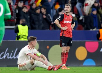 Xhaka del Bayer Leverkusen durante un match di Champions League contro il Bayern Monaco (Foto Ansa)