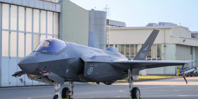Cacciabombardiere F-35 polacco (Foto: ANSA-EPA/Jakub Kaczmarczyk)