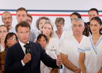 Macron, Sanità Francia