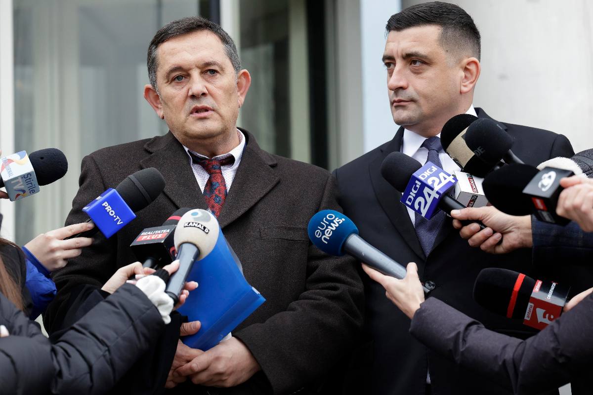 Simion e Piperea, Romania AUR