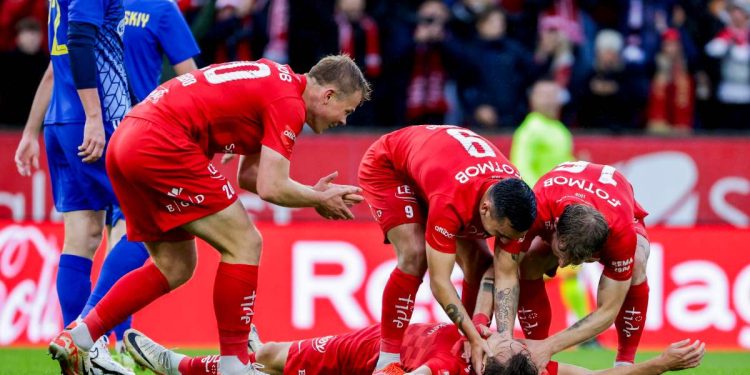 L'esultanza dei calciatori del Brann (Foto ANSA)