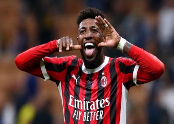 Emerson Royal con la maglia del Milan