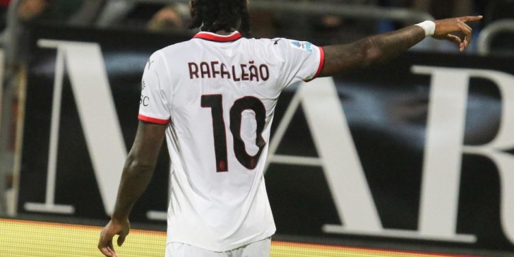 Rafael Leao con il Milan (Foto ANSA)