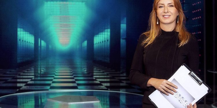 Barbara Carfagna conduce "Codice - La vita è digitale"