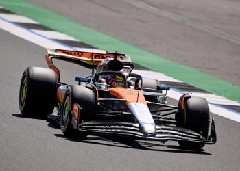 Oscar Piastri sulla McLaren (Foto ANSA)