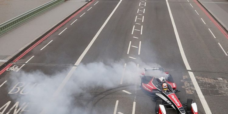 La Formula E fa tappa a Londra (da facebook.com/fiaformulae)