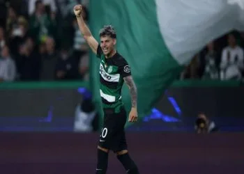 Maxi Araujo con la maglia dello Sporting Lisbona (Foto: Web)