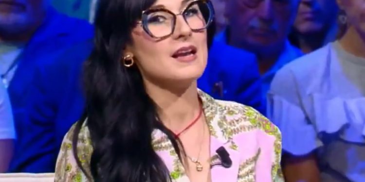 L'avvocato Angela Taccia a Zona Bianca (screen da Mediaset Infinity)