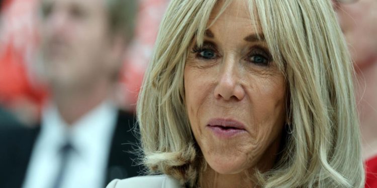 Brigitte Macron (Foto: Screenshot Youtube)