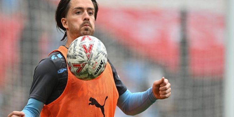 Grealish che stoppa di petto