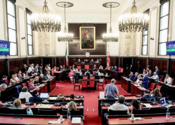 Il Consiglio comunale di Milano (Ansa)