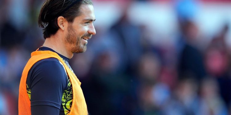 Grealish durante un riscaldamento col Manchester City (Foto Ansa)