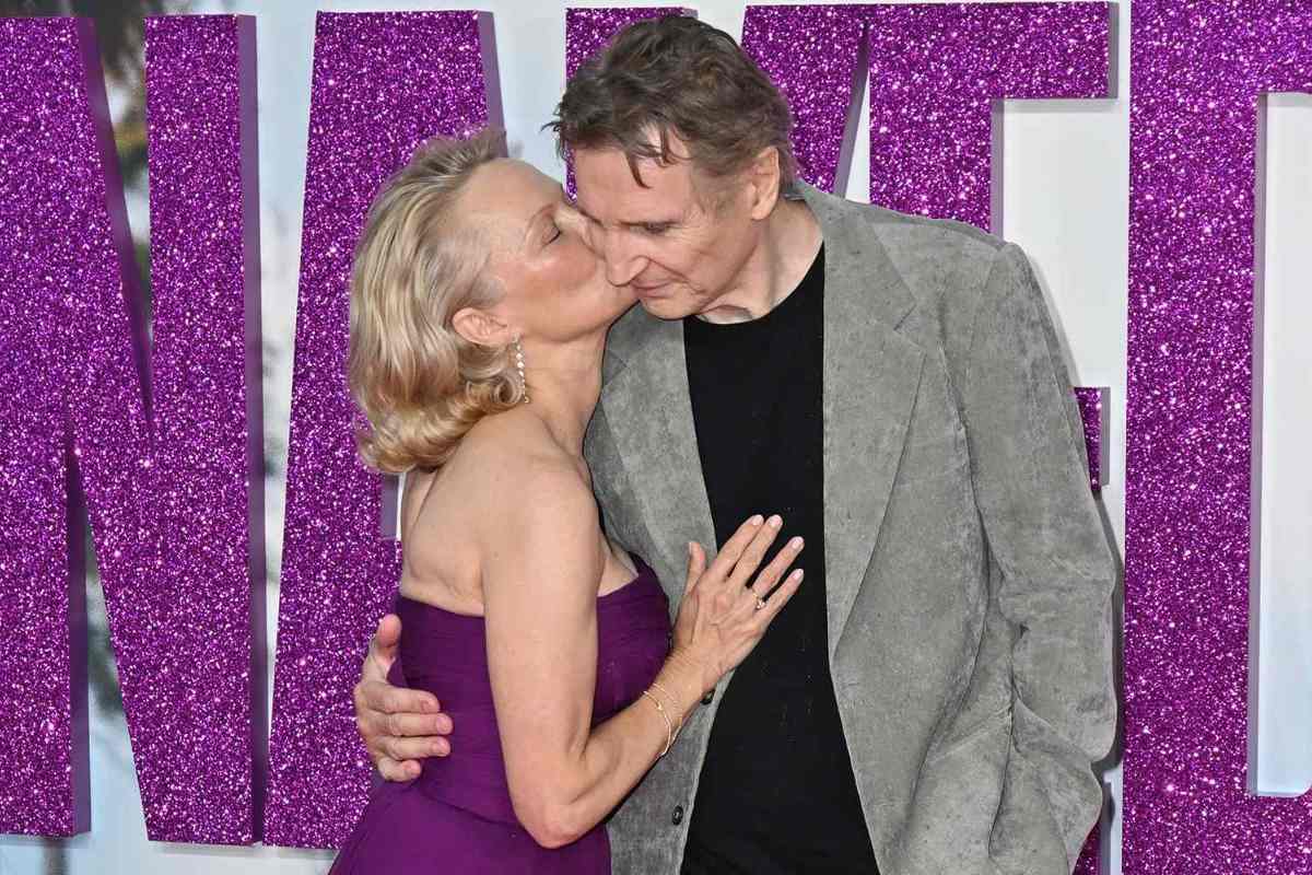 Pamela Anderson e Liam Neeson