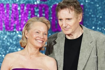 Pamela Anderson e Liam Neeson