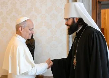 Papa Leone XIV incontra il metropolita Antonij di Volokolamsk (Ansa)