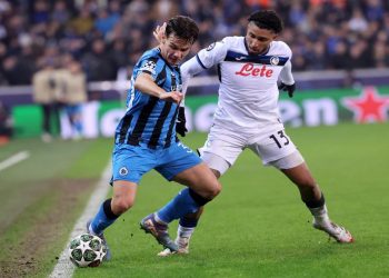 Jashari lotta con Ederson in Club Brugge-Atalanta di Champions League (Foto Ansa)