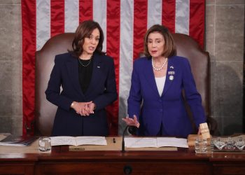 Kamala Harris con Nancy Pelosi