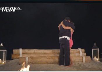 Abbraccio Sarah e Valerio a Temptation Island 2025