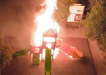 Incendio al parco giochi di Giovinazzo