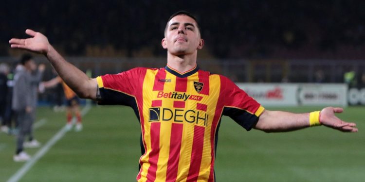 Krstovic esulta dopo un gol segnato col Lecce (Foto Ansa)