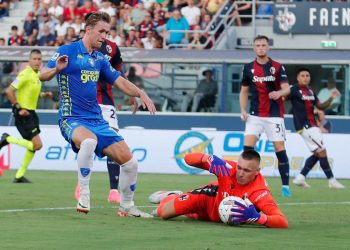Solbakken dell'Empoli fermato da Skorupski del Bologna (Foto Ansa)