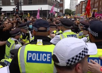 Proteste anti migranti in Uk