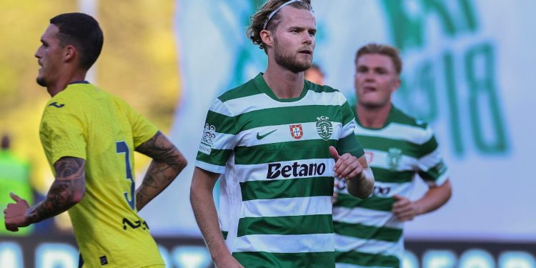 Hjulmand in azione con lo Sporting di Lisbona (Foto Ansa)