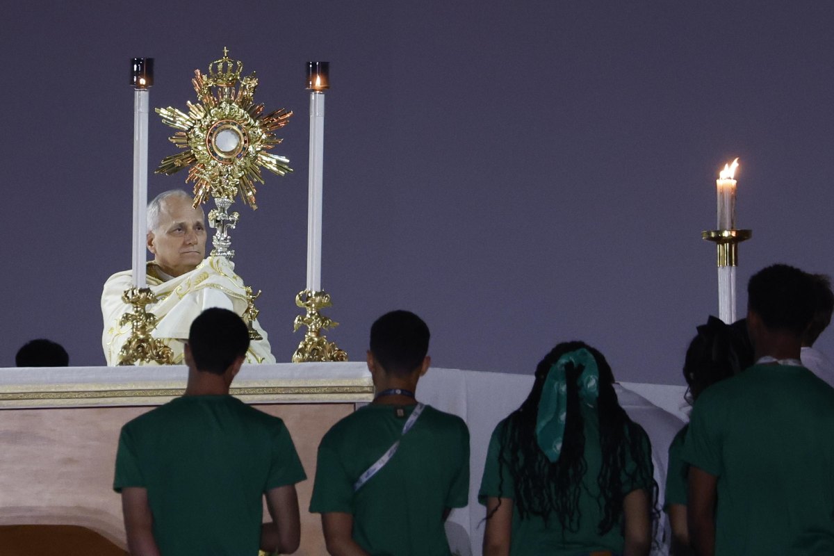 Papa Leone con il Santissimo Sacramento