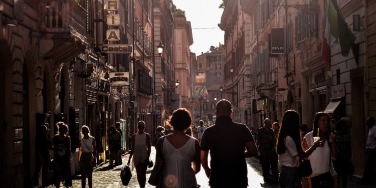 Persone (Foto: Pixabay)