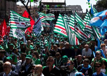 Una manifestazione sindacale (Ansa)