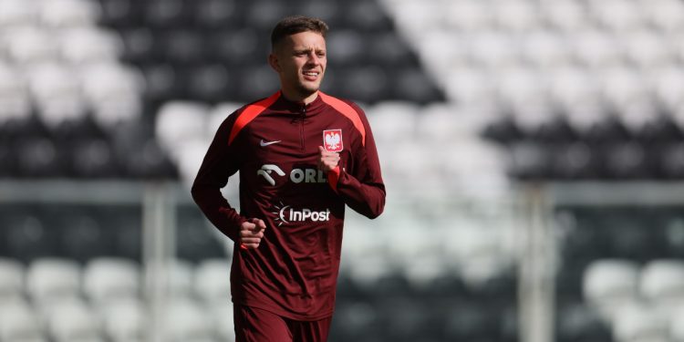 Sebastian Szymanski in allenamento con la Nazionale polacca (Foto Ansa)