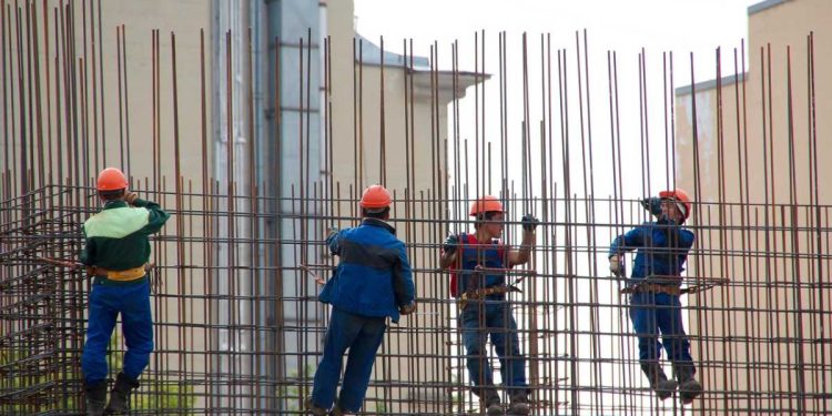 Operai al lavoro (Foto: Pixabay)