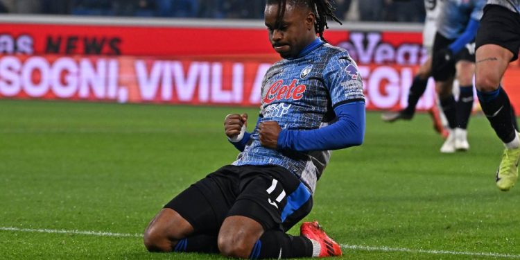 L'esultanza di Lookman dopo un gol con l'Atalanta (Foto Ansa)