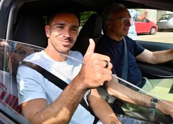 Giovanni Simeone durante il suo trasferimento al Torino (Foto Ansa)