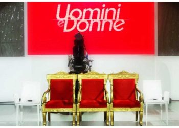 uomini e donne corteggiatrice cambia vita