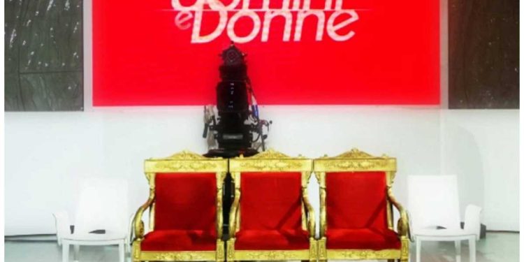 uomini e donne corteggiatrice cambia vita