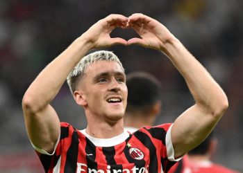 Alexis Saelemaekers esulta dopo un gol segnato col Milan (Foto Ansa)