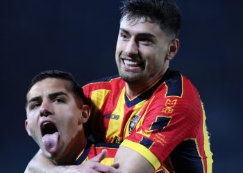 L'esultanza di Krstovic e Pierotti del Lecce (Foto Ansa)