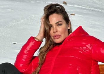 ilary blasi outfit in montagna
