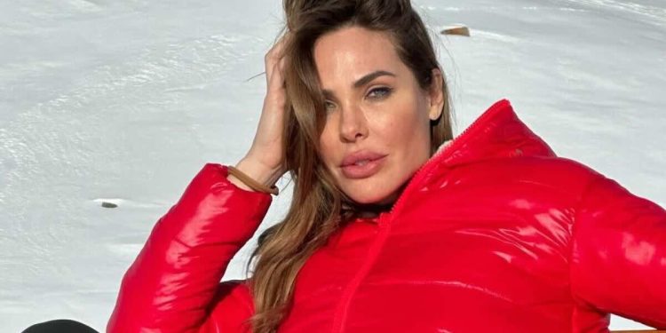 ilary blasi outfit in montagna