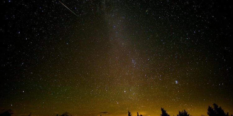 Stelle cadenti 2025, meteore, perseidi