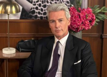 roberto farnesi chi è