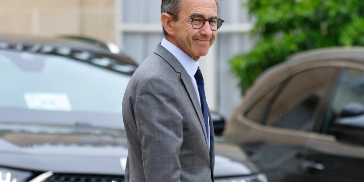 Bruno Retailleau, Francia