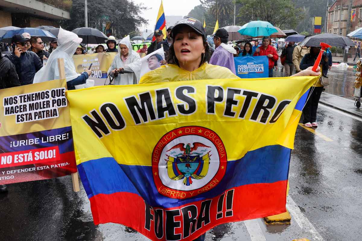 Colombia, proteste contro Petro